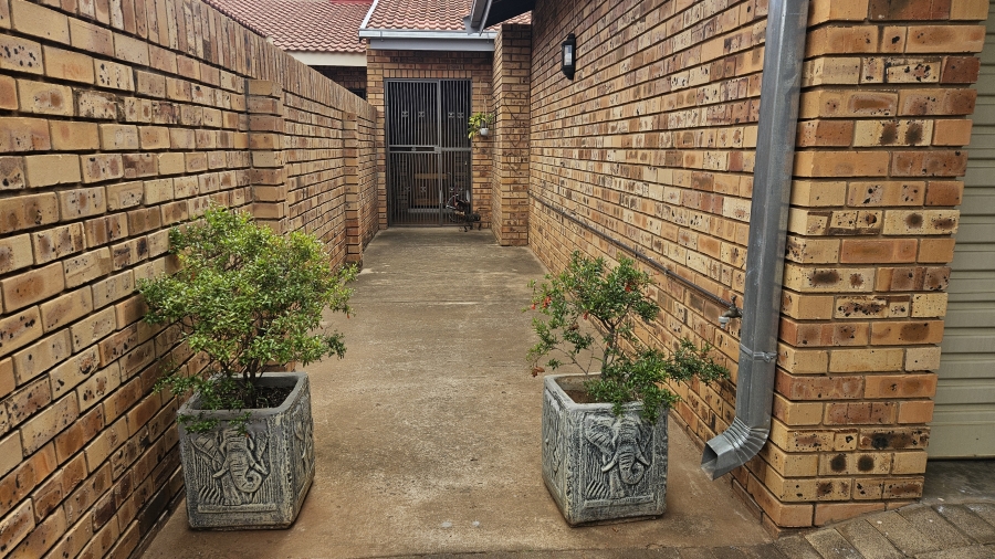 3 Bedroom Property for Sale in Royldene Northern Cape